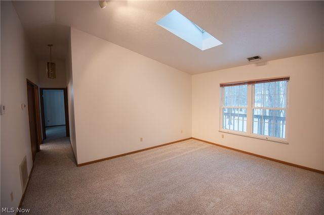 1327 Fox Run Drive, Youngstown, OH 44512