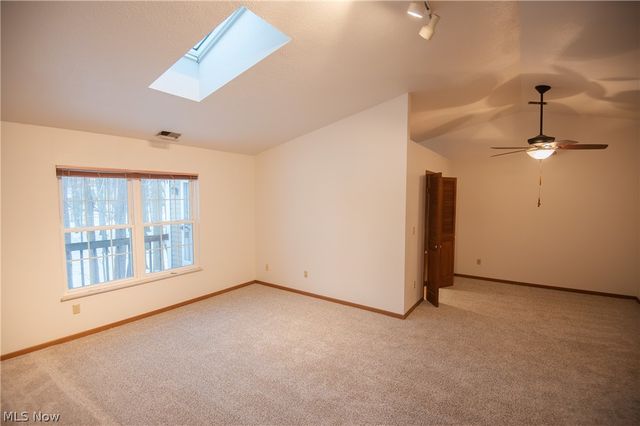 1327 Fox Run Drive, Youngstown, OH 44512