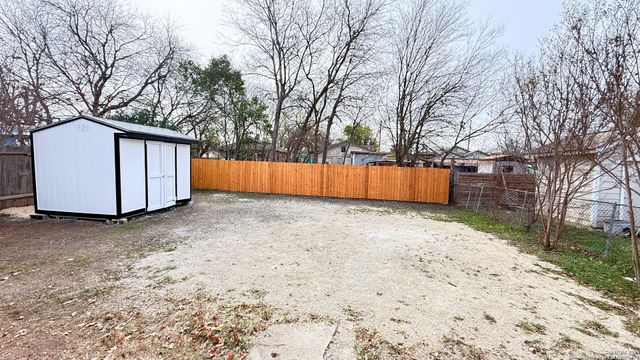 3430 W Salinas, San Antonio, TX 78207