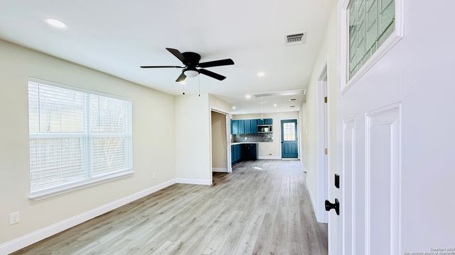 3430 W Salinas, San Antonio, TX 78207