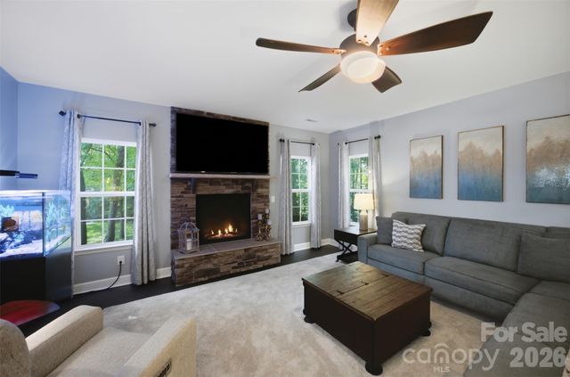1009 Brookmeade Drive, Waxhaw, NC 28173
