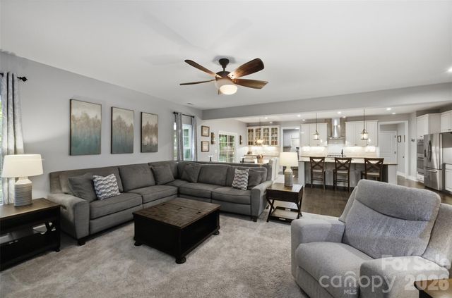 1009 Brookmeade Drive, Waxhaw, NC 28173