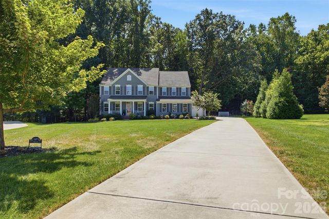1009 Brookmeade Drive, Waxhaw, NC 28173