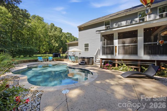 1009 Brookmeade Drive, Waxhaw, NC 28173
