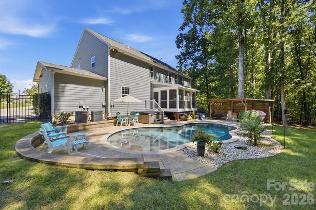 1009 Brookmeade Drive, Waxhaw, NC 28173