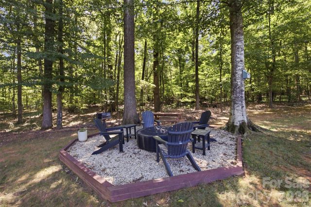 1009 Brookmeade Drive, Waxhaw, NC 28173