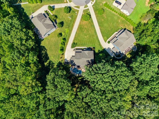 1009 Brookmeade Drive, Waxhaw, NC 28173