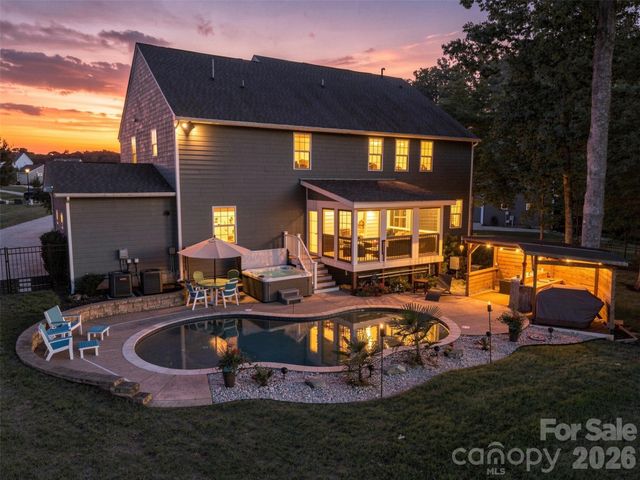1009 Brookmeade Drive, Waxhaw, NC 28173