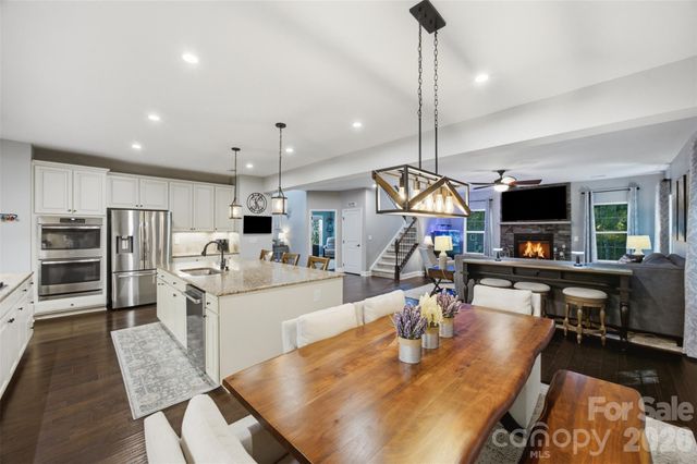 1009 Brookmeade Drive, Waxhaw, NC 28173