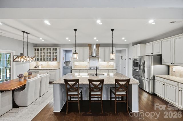 1009 Brookmeade Drive, Waxhaw, NC 28173