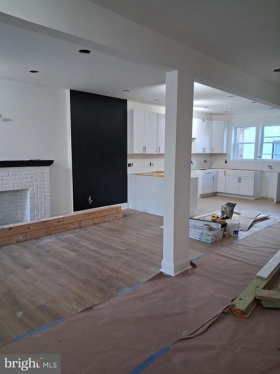 Image 10 of property listing at 2926 OAKLEY AVE, Baltimore, MD 21215