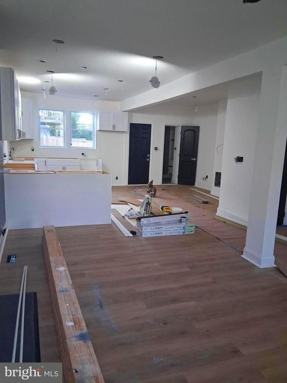 Image 12 of property listing at 2926 OAKLEY AVE, Baltimore, MD 21215