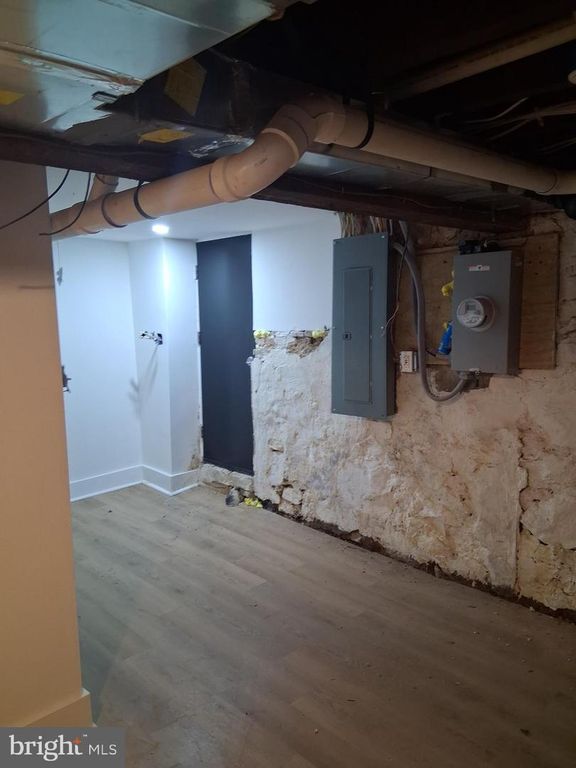 Image 29 of property listing at 2926 OAKLEY AVE, Baltimore, MD 21215
