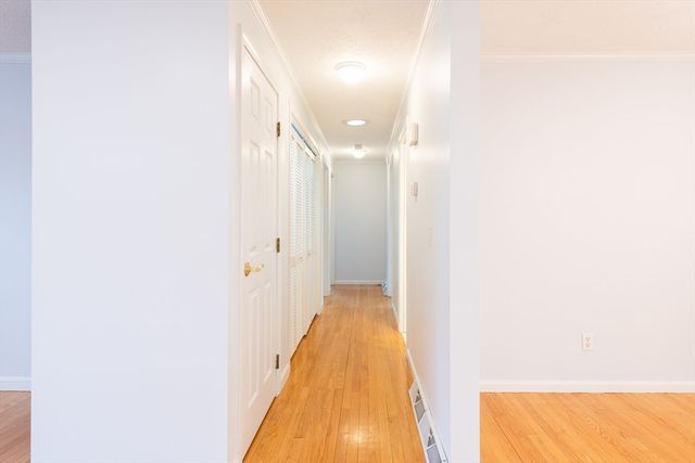 12 Quail Hollow Circle, Sandwich, MA 02563