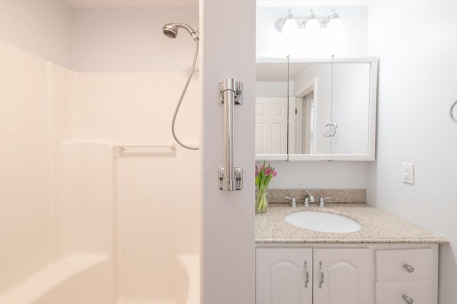 12 Quail Hollow Circle, Sandwich, MA 02563
