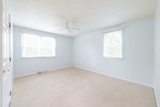 12 Quail Hollow Circle, Sandwich, MA 02563