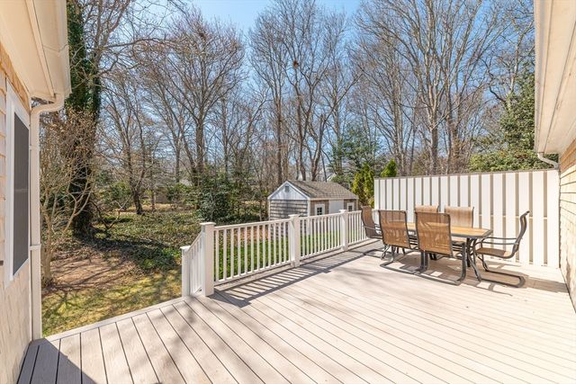 12 Quail Hollow Circle, Sandwich, MA 02563