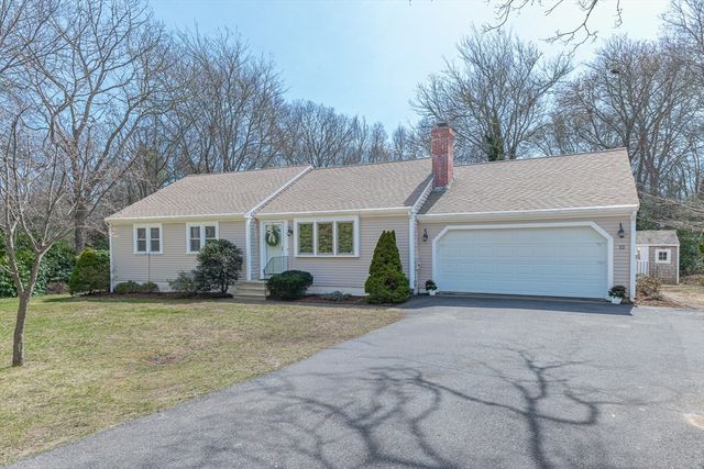 12 Quail Hollow Circle, Sandwich, MA 02563