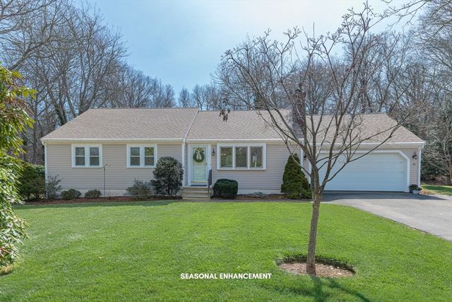 12 Quail Hollow Circle, Sandwich, MA 02563