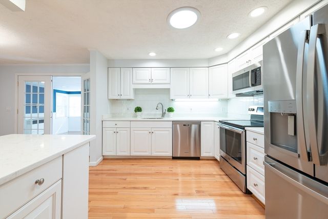 12 Quail Hollow Circle, Sandwich, MA 02563