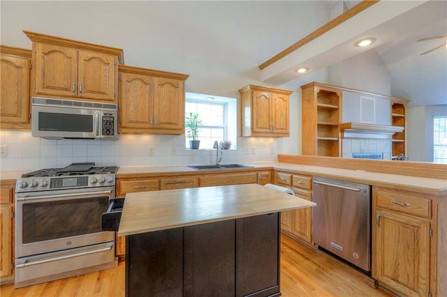 3413 S Arrowhead Court, Independence, MO 64057