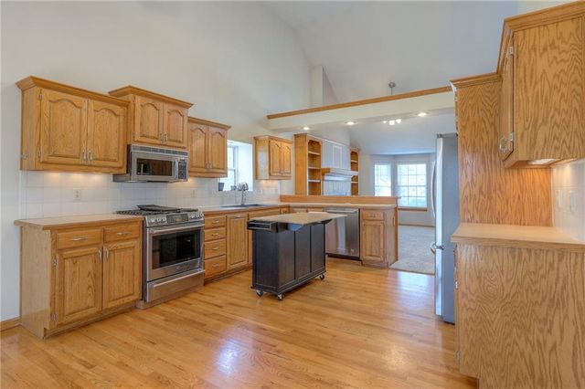 3413 S Arrowhead Court, Independence, MO 64057