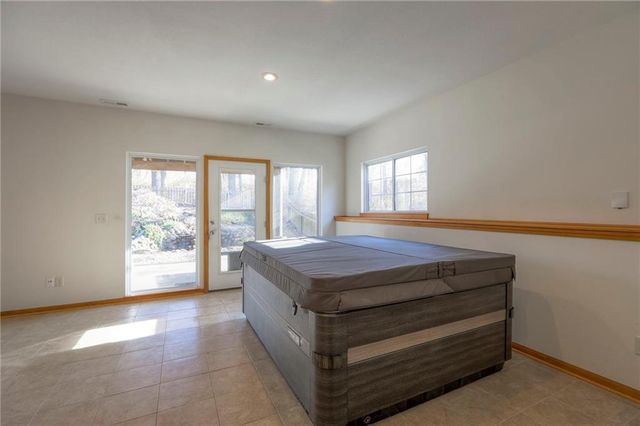 3413 S Arrowhead Court, Independence, MO 64057