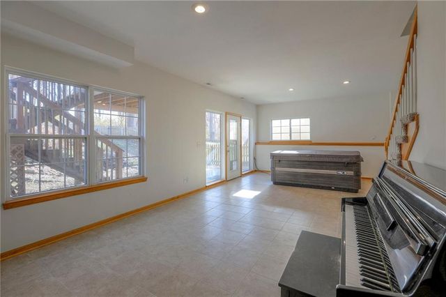 3413 S Arrowhead Court, Independence, MO 64057