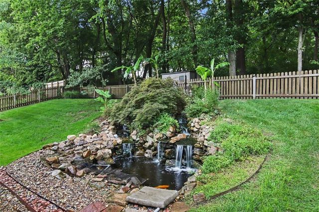 3413 S Arrowhead Court, Independence, MO 64057