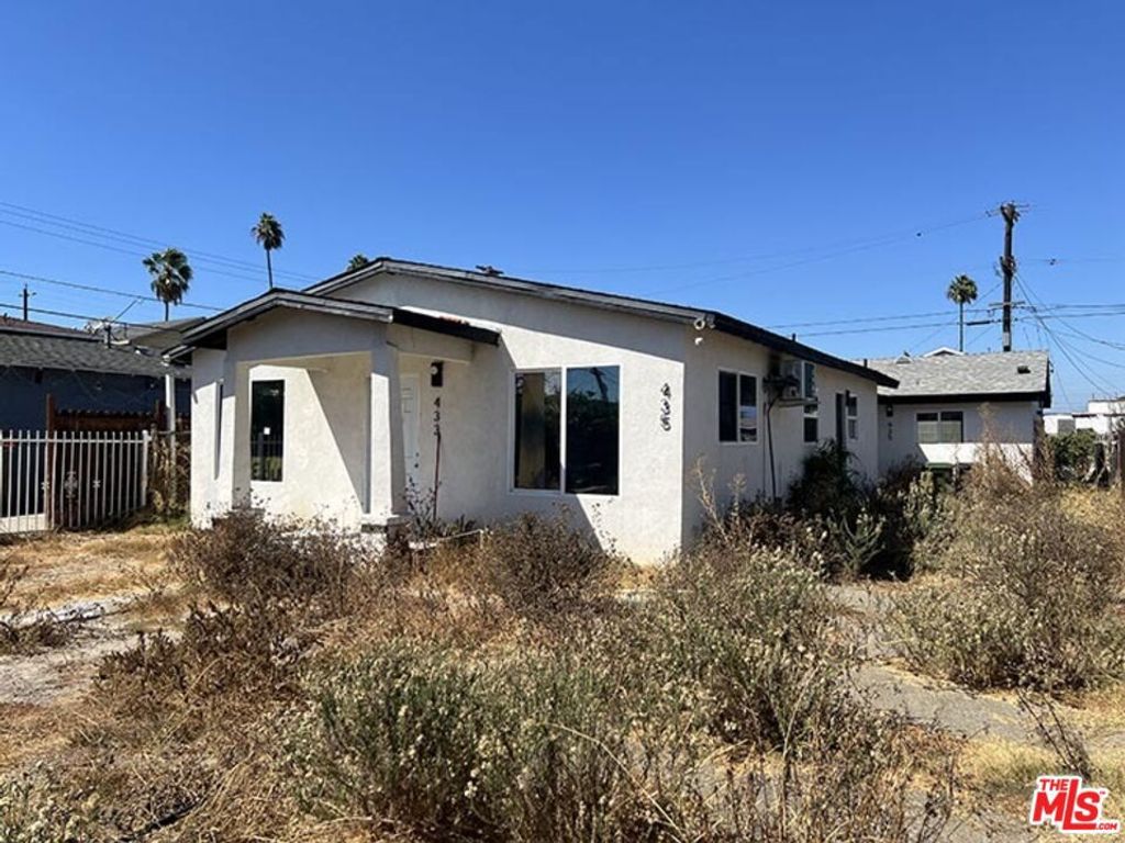 433 W 94th Street, Los Angeles, CA 90003 — photo 2