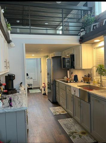 817 Brazos Harbor Circle, Granbury, TX 76048