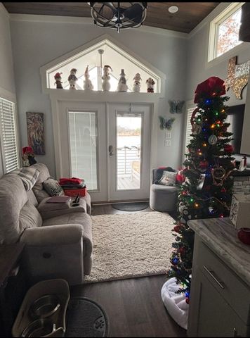 817 Brazos Harbor Circle, Granbury, TX 76048