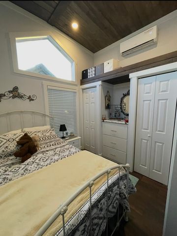 817 Brazos Harbor Circle, Granbury, TX 76048