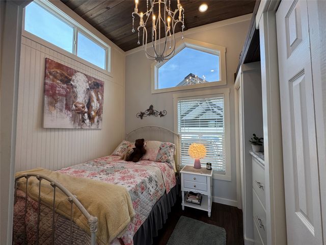 817 Brazos Harbor Circle, Granbury, TX 76048