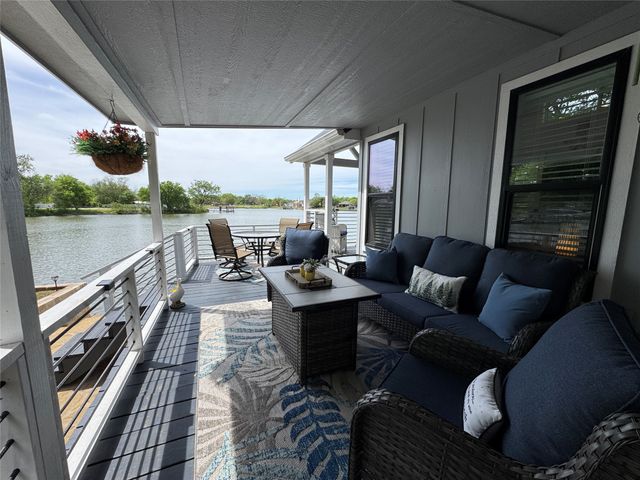 817 Brazos Harbor Circle, Granbury, TX 76048