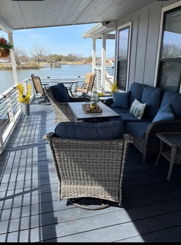 817 Brazos Harbor Circle, Granbury, TX 76048