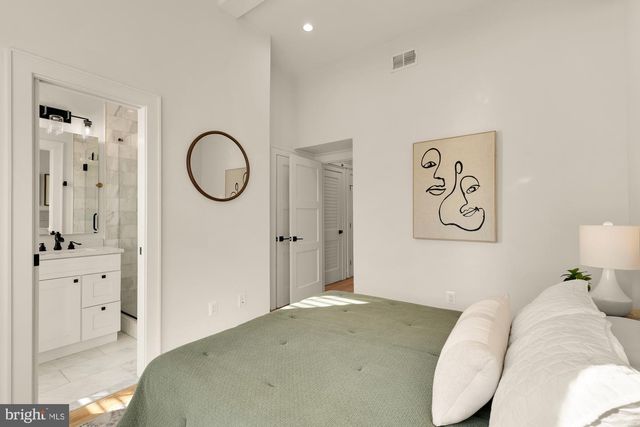 1304 EMERALD ST NE, Washington, DC 20002