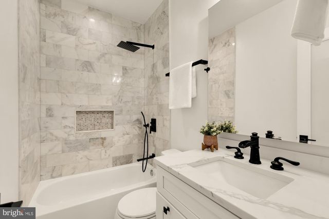 1304 EMERALD ST NE, Washington, DC 20002