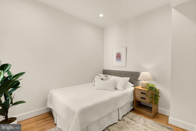 1304 EMERALD ST NE, Washington, DC 20002