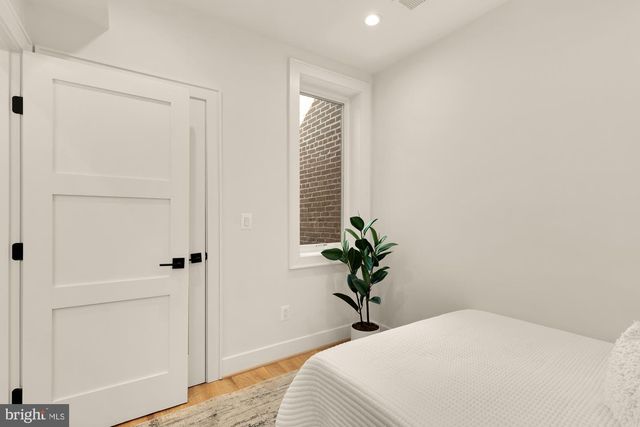 1304 EMERALD ST NE, Washington, DC 20002