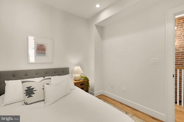 1304 EMERALD ST NE, Washington, DC 20002