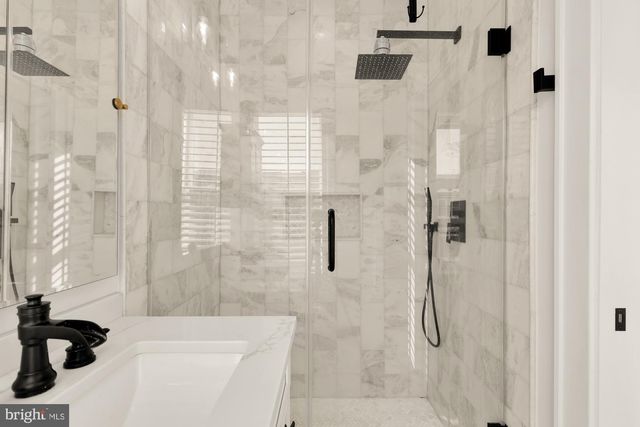 1304 EMERALD ST NE, Washington, DC 20002