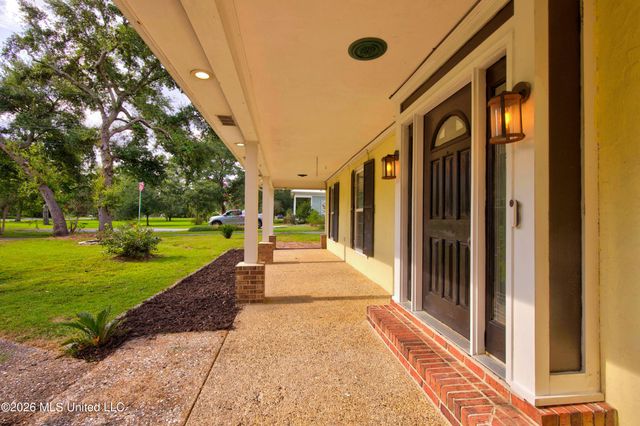 5068 Menge Avenue, Pass Christian, MS 39571