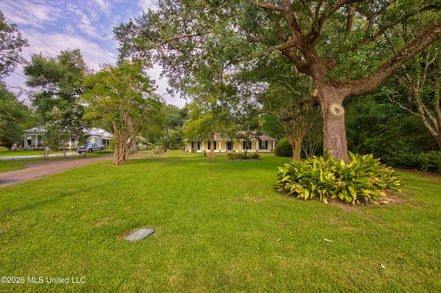 5068 Menge Avenue, Pass Christian, MS 39571