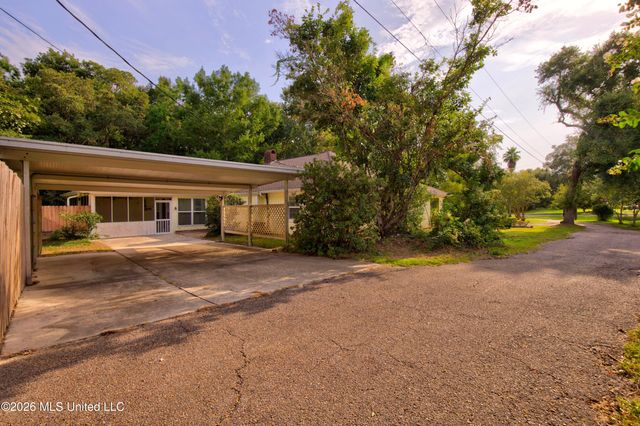 5068 Menge Avenue, Pass Christian, MS 39571