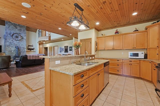 38 Orchard, Blackstone, MA 01504