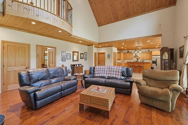 38 Orchard, Blackstone, MA 01504