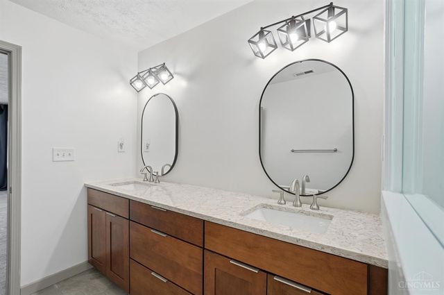 1513 Thornberry Road, Batavia Twp, OH 45102