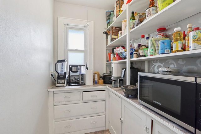 3317 S 6th STREET, Milwaukee, WI 53215