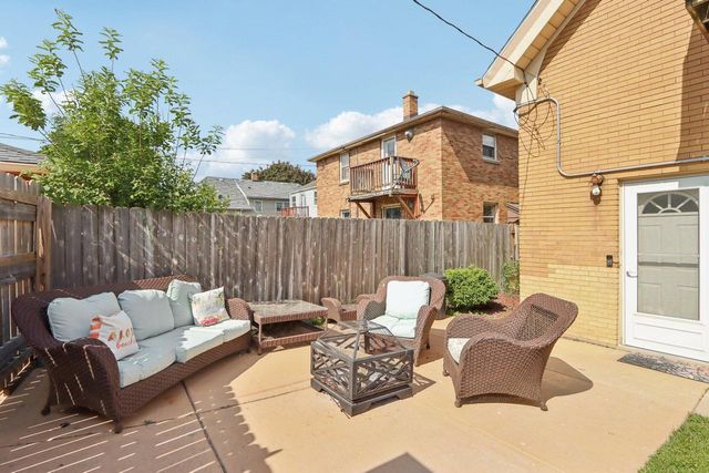 3317 S 6th STREET, Milwaukee, WI 53215